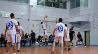 Tavşanlı'da düzenlenen voleybol turnuvasında şampiyon belli oldu