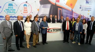 Eskişehir Büyükşehir Belediye Başkanı Yılmaz Büyükerşen, Rail Industry Show Fuarını ziyaret etti