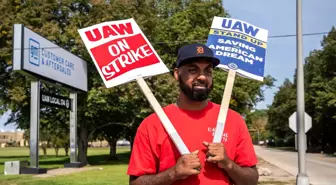 ABD'de Otomotiv İşçileri Sendikası Grevi Genişletti