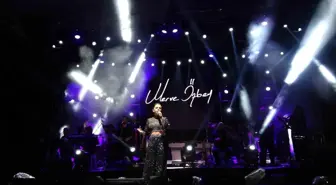 Merve Özbey, Ezine'de unutulmaz bir gece yaşattı