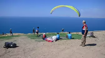 Van'da Yamaç Paraşütü ve Paramotor Hedef Şampiyonası devam ediyor