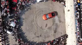 Hatay'da düzenlenen modifiyeli araç ve motosiklet festivalinde depremzede vatandaşların adrenalini zirveye çıktı