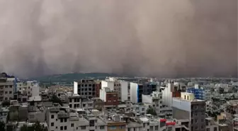 İran'da kum fırtınası nedeniyle binlerce kişi hastanelik oldu