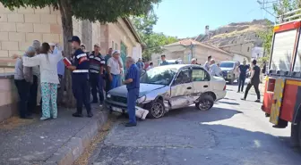 Ürgüp'te Minibüs Kazası: 1 Yaya Hayatını Kaybetti, 6 Araç Hasar Gördü