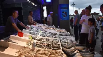 Trabzon'da Denizlerde Av Yasağı Son Buldu: Balık Tezgahlarındaki Çeşitlilik Arttı