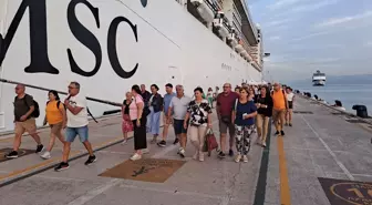 Kuşadası'na 7 kruvaziyerle 8 bin 370 turist geldi