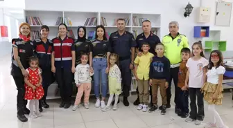 Tokat Kadın Motosikletliler Kulübü, Çamlıbel Beldesi İlkokulu'na 1000 hikaye kitabı bağışladı