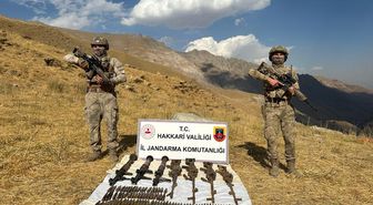 Şemdinli'de PKK'ya ait sığınaklarda silah ve mühimmat ele geçirildi