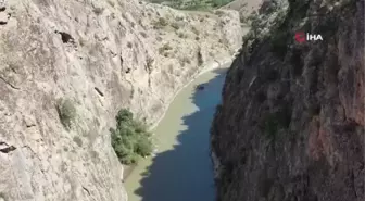 Masalsı kanyon arasında rafting keyfi