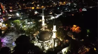 İstanbul'da Mevlit Kandili'nde Eyüpsultan Camii'ne akın