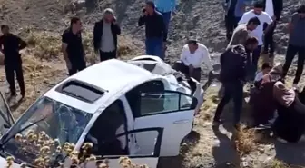 Van-Özalp karayolunda trafik kazası: 2'si çocuk 4 kişi yaralandı