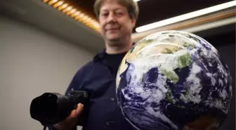 80 bin kilometre katedip 50 astronotun fotoğrafını çekti: Döndüklerinde daha ciddi olduklarını fark ettim
