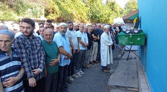 Bursa'da Trafik Kazasında Hayatını Kaybeden Genç Kadının Cenazesi Karadeniz Ereğli'de Defnedildi