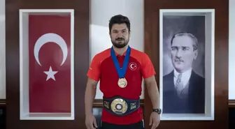 Milli güreşçi Ali Cengiz, dünya şampiyonluğunu kutluyor ve 2024 Paris Olimpiyatları'na göz kırptı