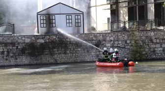 Amasya'da İtfaiyecilik Haftası etkinlikleri kapsamında yangın ve boğulma tatbikatı gerçekleştirildi