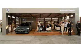 BMW i5 özel gösterimle Contemporary Istanbul'da sergileniyor