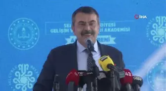 Bakan Tekin: 'Eğitim öğretimi sadece okulda yürütülen bir süreç olarak görmüyoruz'