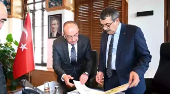 Konya Meram Belediye Başkanı Mustafa Kavuş, DOSD Meram'ı Milli Eğitim Bakanı'na anlattı