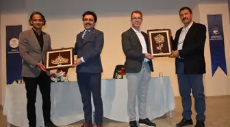 Gazeteciler Turgay Güler ve Gaffar Yakınca Demirci'de konferans verdi