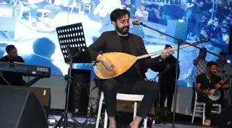 Kırıkkale Belediyesi ve Sanatçılar Derneği tarafından düzenlenen Bozlak Gecesi