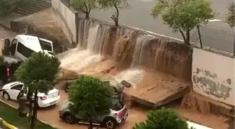 Pendik'te Yağış Nedeniyle İstinat Duvarı Çöktü, Panik Anları Kamerada