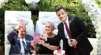 Muğla'da bir huzurevinde yaşlı çiftin nikahı kıyıldı