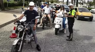 Salihli'de Motosiklet Sürücülerine Kask Bilgilendirmesi