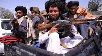 Afganistan'da Taliban, kendini büyücü olarak tanıtan 200 kişiyi yakaladı