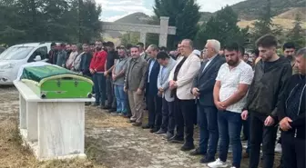 Amasya'da Otobüs Kazasında Hayatını Kaybeden Üniversite Öğrencileri Defnedildi