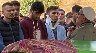 Amasya'da otobüs kazasında hayatını kaybeden Urguç Karadayı'nın oğlu için Tokat ziyareti