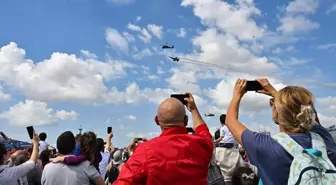 TEKNOFEST İzmir'de Hava Gösterileri İlgiyle İzlendi