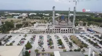 Uludağ Üniversitesi'ndeki devasa caminin kaba inşaatı bitiyor