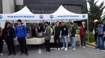 AKÜ Rektörü Prof. Dr. Mehmet Karakaş, öğrencilere etli pilav ikram etti