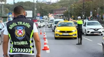 Eminönü'nde Taksilere Denetim: Fahiş Fiyat ve Emniyet Kemeri İhlali