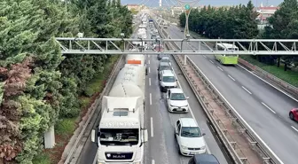 Kocaeli'de 7 aracın karıştığı zincirleme trafik kazası ulaşımı aksattı