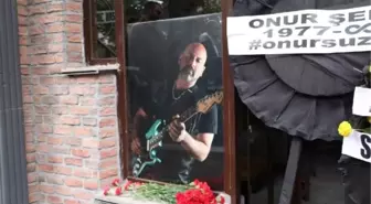 Onur Şener'in ölüm yıl dönümünde ailesi ve yakınları anma töreni düzenledi