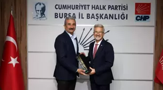 Nilüfer Belediye Başkanı Turgay Erdem, CHP Bursa İl Başkanı Nihat Yeşiltaş'ı ziyaret etti