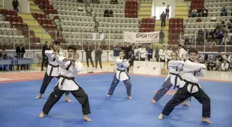 Erzurum'da Türkiye Tekvando Poomsea Şampiyonası Başladı