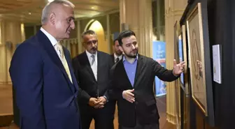 Kültür ve Turizm Bakanı Mehmet Nuri Ersoy, Beyoğlu Kültür Yolu Festivali'nde sergileri ziyaret etti