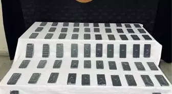 Hakkari'de 80 Adet Gümrük Kaçağı Cep Telefonu Ele Geçirildi