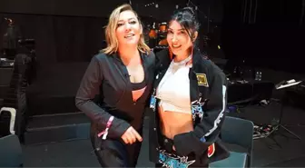 Hande Yener, Sibel Arna'nın programına konuk oldu