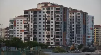 Malatya'da depremden etkilenen 2 bina patlayıcı kullanılarak yıkıldı