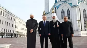 Özbekistan Cumhurbaşkanı Şevket Mirziyoyev, Rusya'ya gerçekleştirdiği resmi ziyaretinin ilk durağı Kazan'da