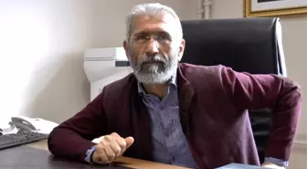 Tunceli Munzur Üniversitesi'ndeki Prof. Dr. Ali Kemal Özcan terör örgütü liderini övdüğü iddiasıyla görevden uzaklaştırıldı