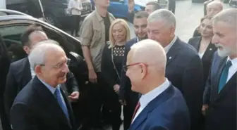 CHP lideri Kılıçdaroğlu, cezaevinden tahliye edilen Merdan Yanardağ'ı ziyaret etti