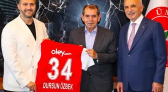 Galatasaray Başkanı Dursun Özbek Ümraniyespor'un tesislerini ziyaret etti