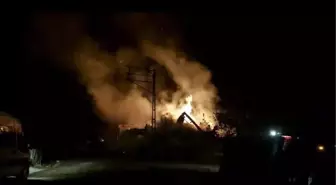 Karabük'ün Ovacık ilçesinde ahır, samanlık ve taksi yangını