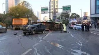 Beşiktaş'ta alkollü sürücü minibüse çarptı: 4 yaralı