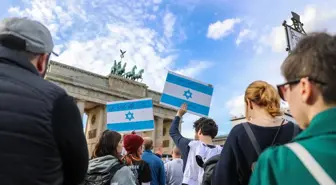 Berlin'de İsrail'e Destek Mitingi Düzenlendi