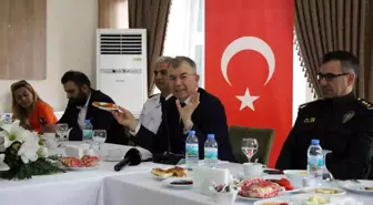 Amasya Valisi Yılmaz Doruk, Amasya misket elmasının kurusunun tanıtımını istedi